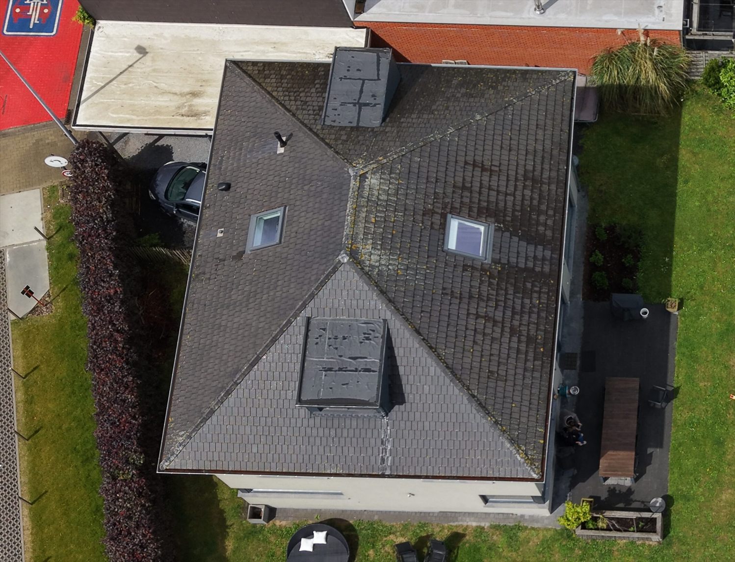 Luchtfoto van een dak, gemaakt tijdens een RoofWise-dakinspectie met drone